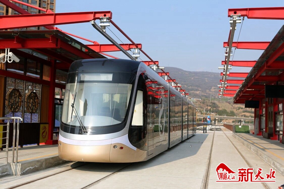 王銳調(diào)研有軌電車示范線一期工程、工業(yè)博物館等項目建設(shè)情況