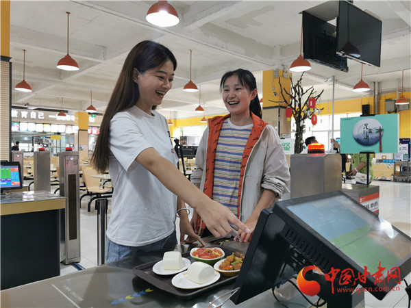 “舌尖節(jié)約”新風(fēng)尚 西北師大小份菜半份菜受學(xué)生歡迎（圖）