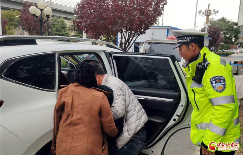 蘭州龔家灣交警一天內(nèi)兩送病危者及時就醫(yī)