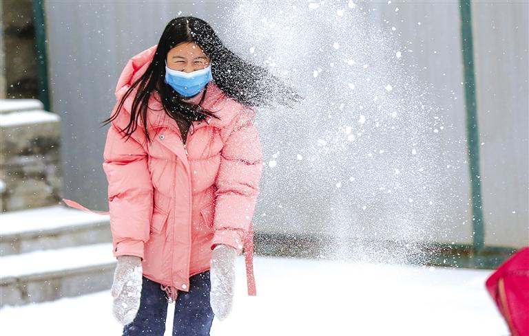 笑看飛瓊花 雪滿金城道 蘭州迎來2021年第一場(chǎng)雪