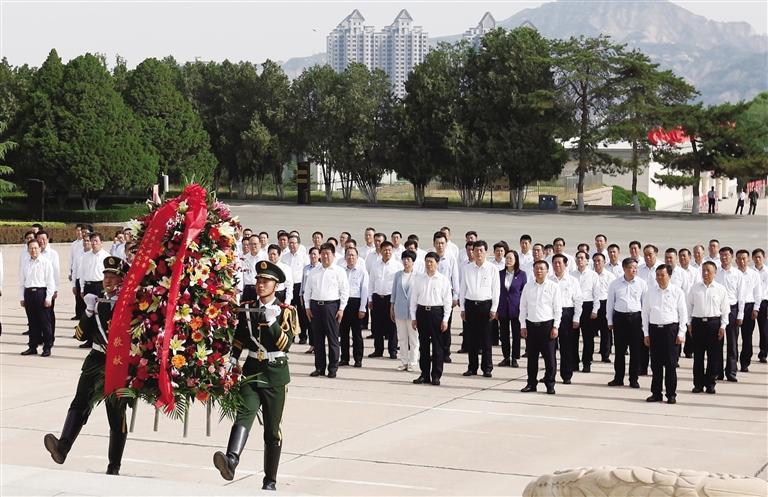 蘭州市委理論學(xué)習(xí)中心組黨史學(xué)習(xí)教育暨市級(jí)領(lǐng)導(dǎo)干部專題讀書(shū)班開(kāi)班把牢前進(jìn)方向 展示擔(dān)當(dāng)作為開(kāi)創(chuàng)發(fā)展新局面