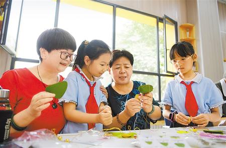 蘭州市29萬余企業(yè)離退休人員月均養(yǎng)老金增長(zhǎng)135元
