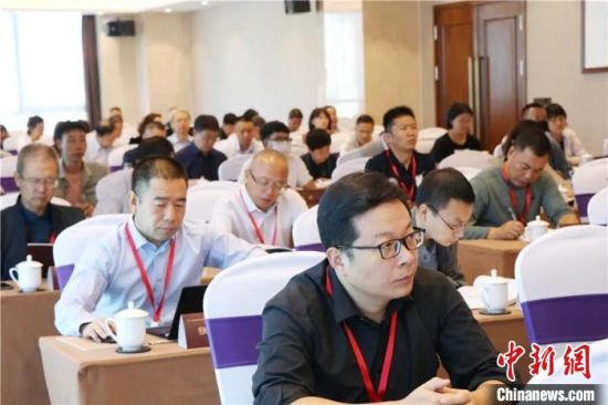 圖為“明清時期河西走廊社會變遷”學術(shù)研討會現(xiàn)場?！∥渫行侣剛髅郊瘓F供圖