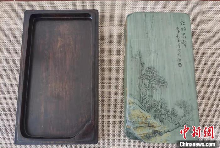 圖為盧保勝為提升洮硯文化內(nèi)涵，制作“一硯一銘、一盒一拓”成品展示?！堟?攝